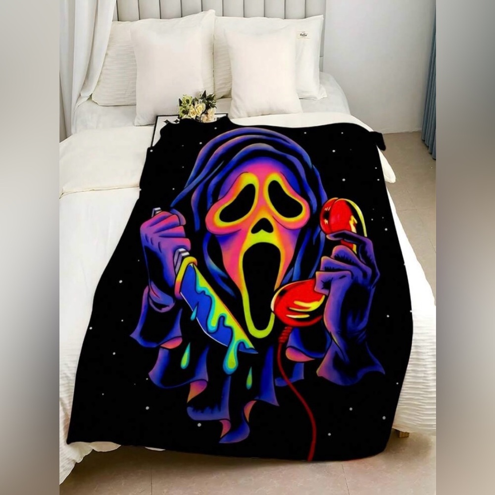 Halloween Ghost Face Scream 51”x59” Soft Blanket Throw with Vibrant Colors- NWT